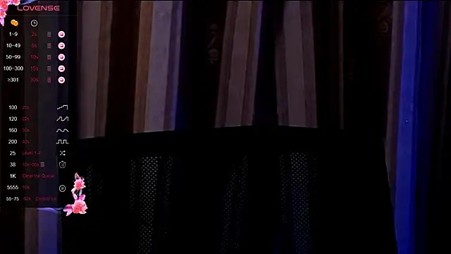 Snapshot of Laura_Bess chatting on December 3, 2025, 8:29 pm Laura Bess online show from December 3, 2025, 8:29 pm