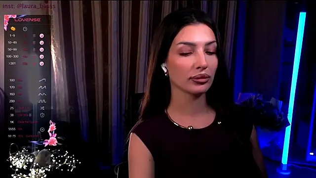 Snapshot of Laura_Bess chatting on December 16, 2025, 6:57 pm Laura Bess online show from December 16, 2025, 6:57 pm