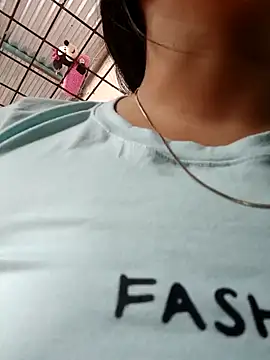 Snapshot of naughty-girl01 chatting on February 5, 2025, 1:33 pm naughty-girl01 online show from February 5, 2025, 1:33 pm