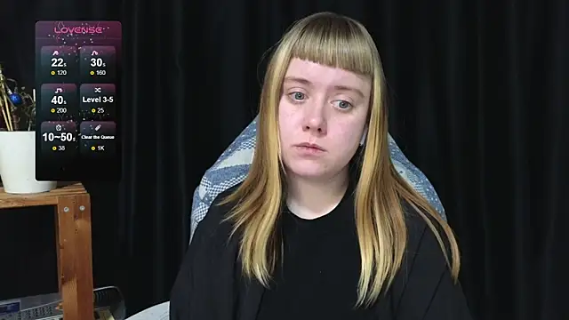 Snapshot of June_shy0 chatting on January 9, 2026, 7:44 am June shy0 online show from January 9, 2026, 7:44 am