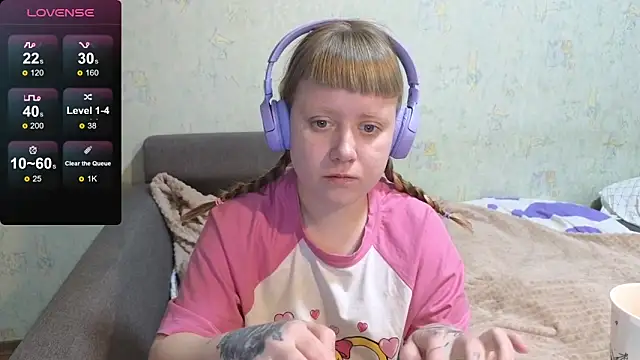 Snapshot of June_shy0 chatting on February 5, 2026, 8:30 am June shy0 online show from February 5, 2026, 8:30 am