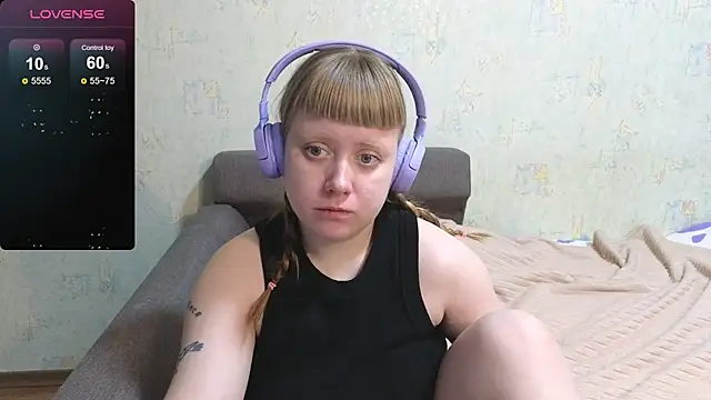 Snapshot of June_shy0 chatting on February 8, 2026, 8:07 am June shy0 online show from February 8, 2026, 8:07 am