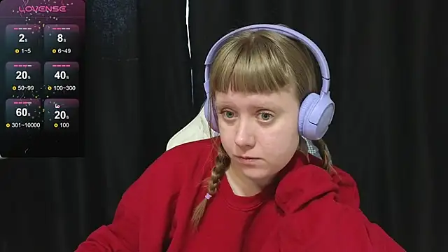 Snapshot of June_shy0 chatting on February 25, 2026, 7:18 am June shy0 online show from February 25, 2026, 7:18 am