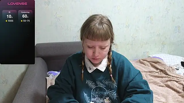 Snapshot of June_shy0 chatting on March 3, 2026, 7:03 am June shy0 online show from March 3, 2026, 7:03 am