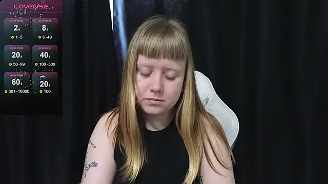 Snapshot of June_shy0 chatting on March 12, 2026, 7:47 am June shy0 online show from March 12, 2026, 7:47 am