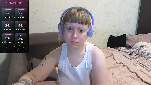 Snapshot of June_shy0 chatting on March 17, 2026, 7:44 am June shy0 online show from March 17, 2026, 7:44 am