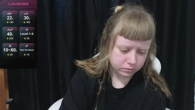 Snapshot of June_shy0 chatting on April 10, 2026, 8:30 am June shy0 online show from April 10, 2026, 8:30 am