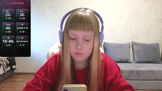 Snapshot of June_shy0 chatting on May 5, 2026, 8:11 am June shy0 online show from May 5, 2026, 8:11 am