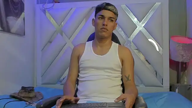 ryan carter08 online show from January 15, 2025, 1:20 pm