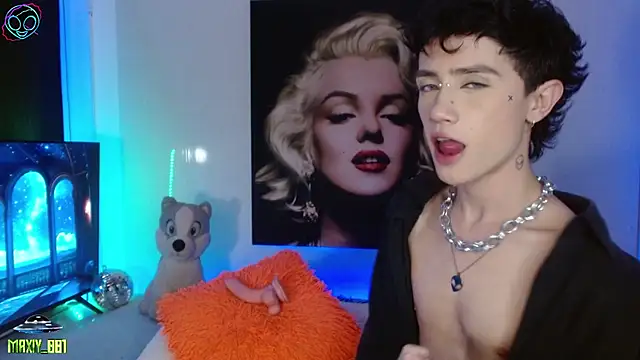 maxiy 001 online show from September 12, 2025, 1:49 am