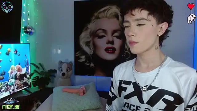 Snapshot of maxiy_001 chatting on May 14, 2026, 1:45 am maxiy 001 online show from May 14, 2026, 1:45 am
