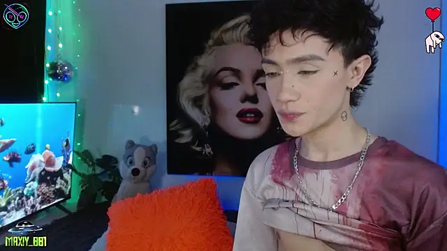 Snapshot of maxiy_001 chatting on May 28, 2026, 4:10 am maxiy 001 online show from May 28, 2026, 4:10 am