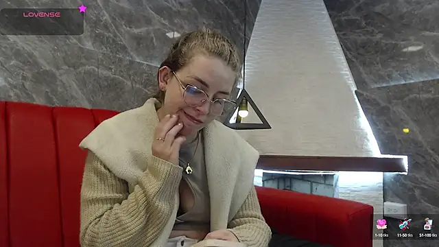 Snapshot of _isaabellaa chatting on February 19, 2025, 2:44 pm isaabellaa online show from February 19, 2025, 2:44 pm