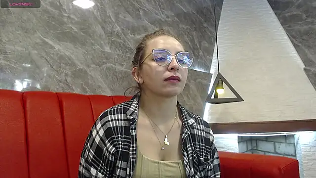 Snapshot of _isaabellaa chatting on March 7, 2025, 11:07 am isaabellaa online show from March 7, 2025, 11:07 am