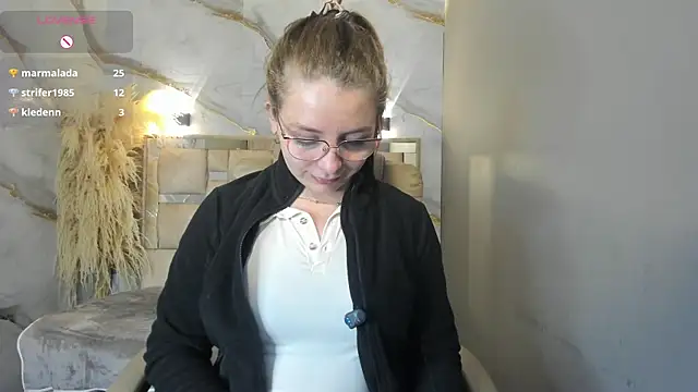  isaabellaa online show from July 8, 2026, 12:42 pm