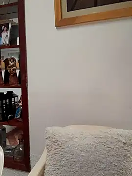 skayhot  online show from October 20, 2025, 1:33 pm