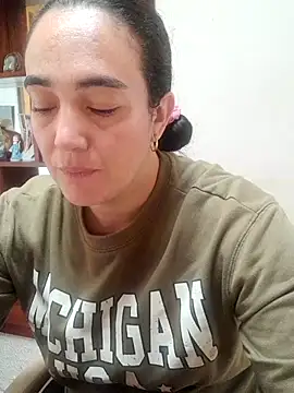 skayhot  online show from October 25, 2025, 2:13 pm