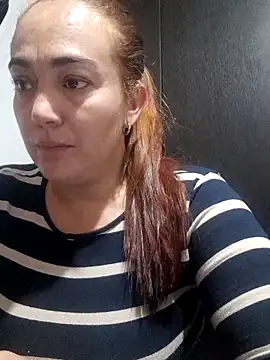 Snapshot of skayhot_ chatting on January 6, 2026, 2:32 pm skayhot online show from January 6, 2026, 2:32 pm