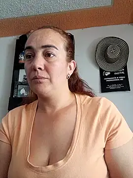 Snapshot of skayhot_ chatting on January 9, 2026, 2:42 pm skayhot online show from January 9, 2026, 2:42 pm