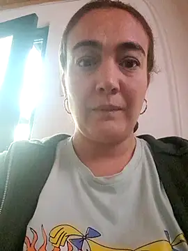 Snapshot of skayhot_ chatting on February 20, 2026, 11:32 am skayhot online show from February 20, 2026, 11:32 am