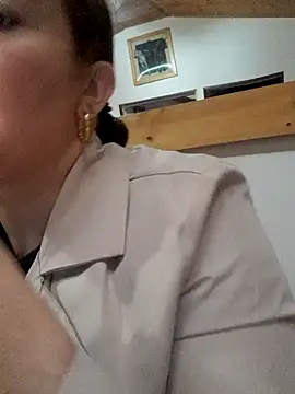 Snapshot of skayhot_ chatting on February 24, 2026, 12:25 pm skayhot online show from February 24, 2026, 12:25 pm