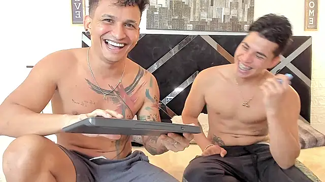 Snapshot of toyboys1 chatting on February 10, 2026, 4:05 am toyboys1 online show from February 10, 2026, 4:05 am