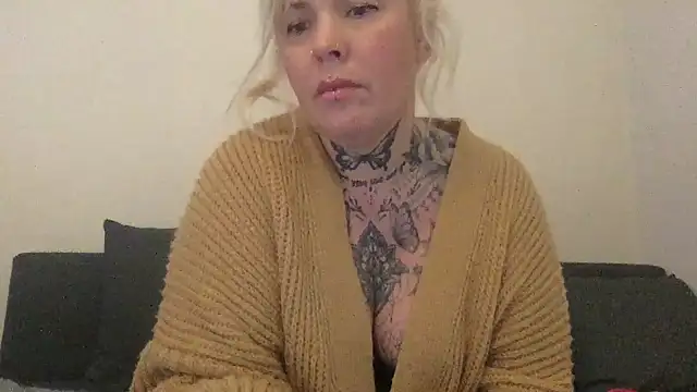 blondy40 online show from February 22, 2025, 2:30 pm