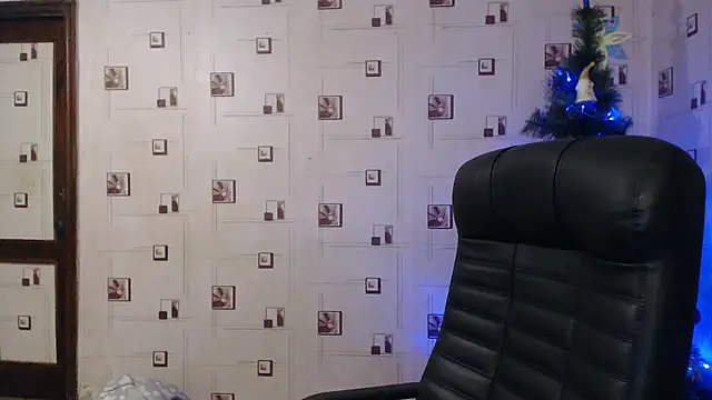 TasyaBigTTs online show from January 1, 2025, 2:42 pm