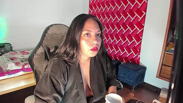 emiily15   online show from May 27, 2026, 6:16 pm