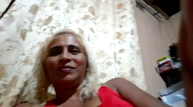 Snapshot of Goodgirlsue_77 chatting on March 3, 2025, 6:44 pm Goodgirlsue 77 online show from March 3, 2025, 6:44 pm