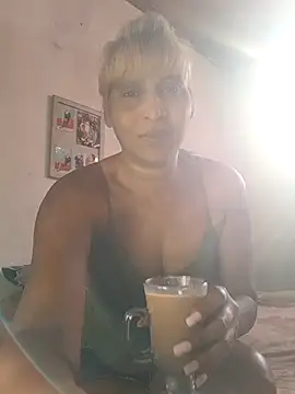 Snapshot of Goodgirlsue_77 chatting on December 5, 2025, 4:43 am Goodgirlsue 77 online show from December 5, 2025, 4:43 am