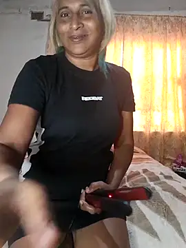 Snapshot of Goodgirlsue_77 chatting on April 4, 2026, 2:25 pm Goodgirlsue 77 online show from April 4, 2026, 2:25 pm