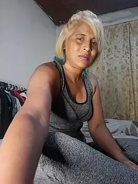 Snapshot of Goodgirlsue_77 chatting on April 13, 2026, 6:13 pm Goodgirlsue 77 online show from April 13, 2026, 6:13 pm