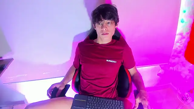 Snapshot of LilOwen_ chatting on January 12, 2026, 5:51 pm LilOwen online show from January 12, 2026, 5:51 pm