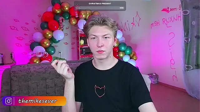 Snapshot of TheMikeSever chatting on December 22, 2024, 5:21 pm TheMikeSever online show from December 22, 2024, 5:21 pm