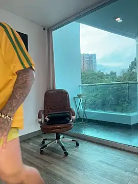 Snapshot of Dominiofit chatting on February 8, 2026, 12:19 pm Dominiofit online show from February 8, 2026, 12:19 pm