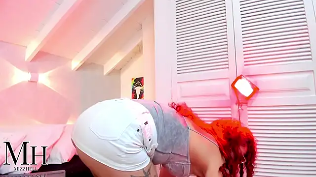 MizzHell online show from November 15, 2025, 12:45 pm