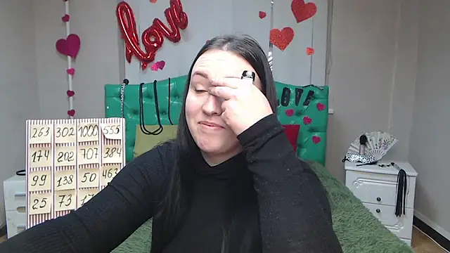 IsabelBlackberry online show from February 17, 2025, 9:24 am