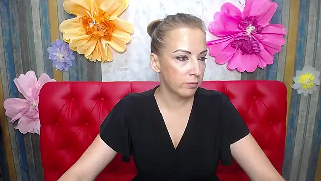 ElizabethSho online show from July 14, 2026, 2:05 am