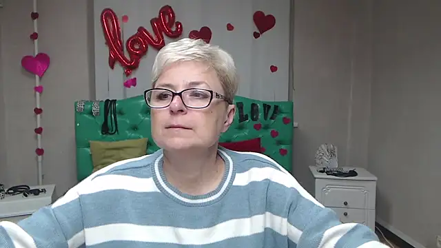 EmiliaGree online show from September 30, 2025, 5:07 pm