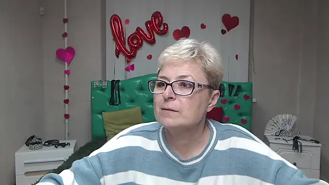 EmiliaGree online show from October 7, 2025, 5:10 pm