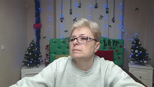 Snapshot of EmiliaGree chatting on January 9, 2026, 6:10 pm EmiliaGree online show from January 9, 2026, 6:10 pm