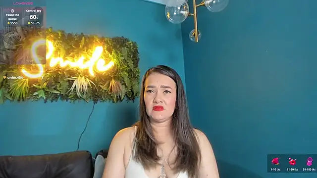 Snapshot of celestelewis chatting on December 13, 2025, 7:53 pm celestelewis online show from December 13, 2025, 7:53 pm