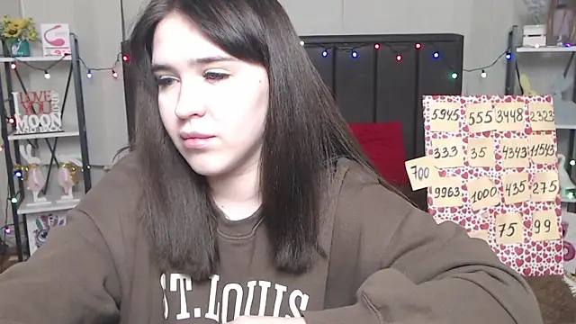 LauraHlot online show from February 2, 2025, 5:32 am