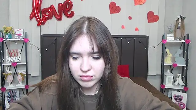 LauraHlot online show from February 13, 2025, 10:11 pm