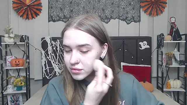 LauraHlot online show from November 2, 2025, 6:27 am