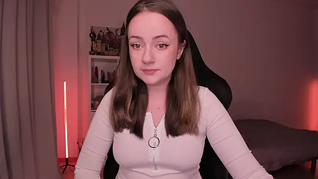 WalkingGirl online show from January 28, 2025, 6:17 pm