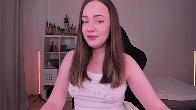 Snapshot of WalkingGirl chatting on February 27, 2025, 6:53 pm WalkingGirl online show from February 27, 2025, 6:53 pm