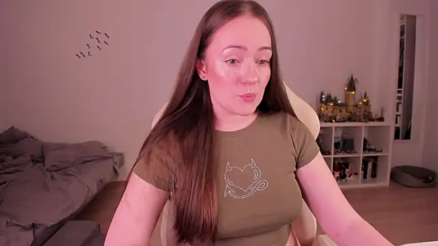 Snapshot of WalkingGirl chatting on November 5, 2025, 9:48 pm WalkingGirl online show from November 5, 2025, 9:48 pm