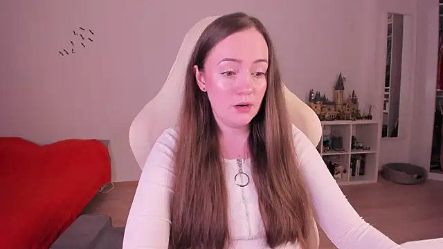 Snapshot of WalkingGirl chatting on November 9, 2025, 7:23 pm WalkingGirl online show from November 9, 2025, 7:23 pm